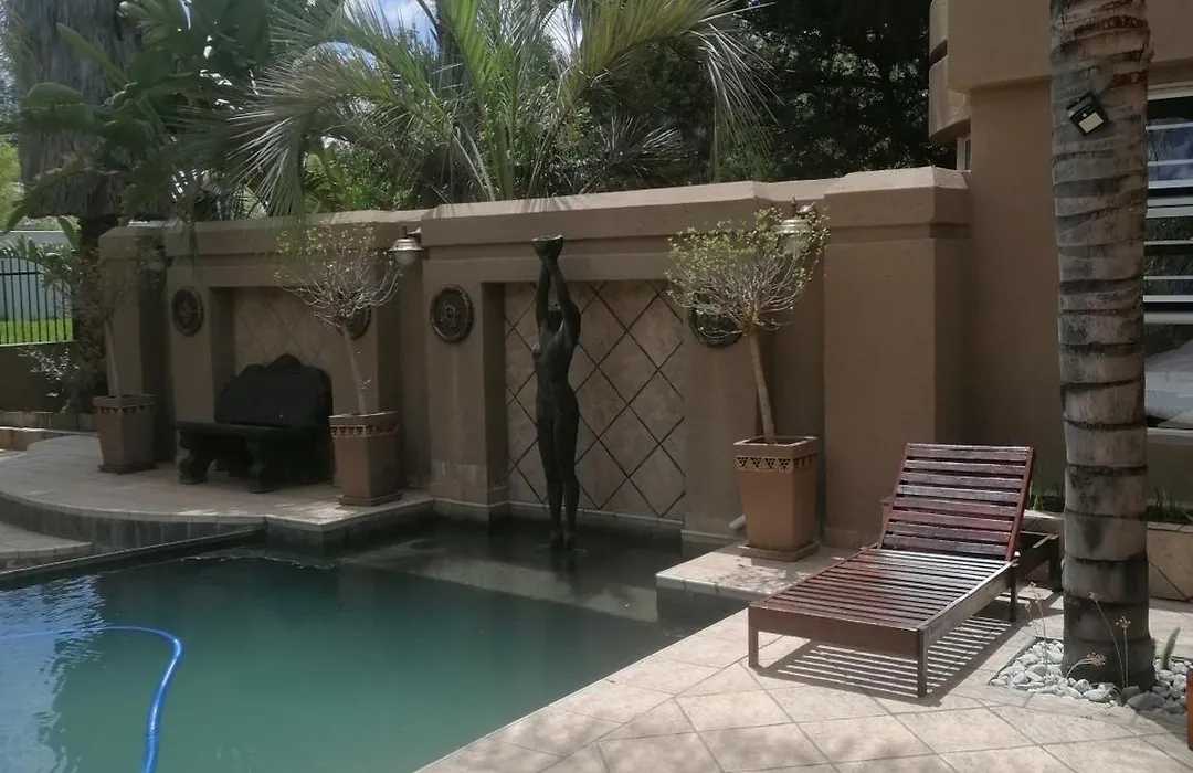 Oudtshoorn Guest House-1